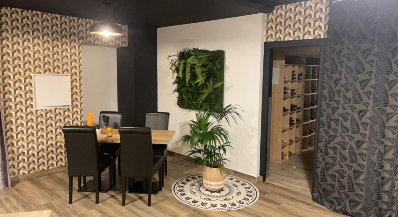 Logis Hotel Aux Berges De L'Aveyron Onet-le-Chateau 외부 사진