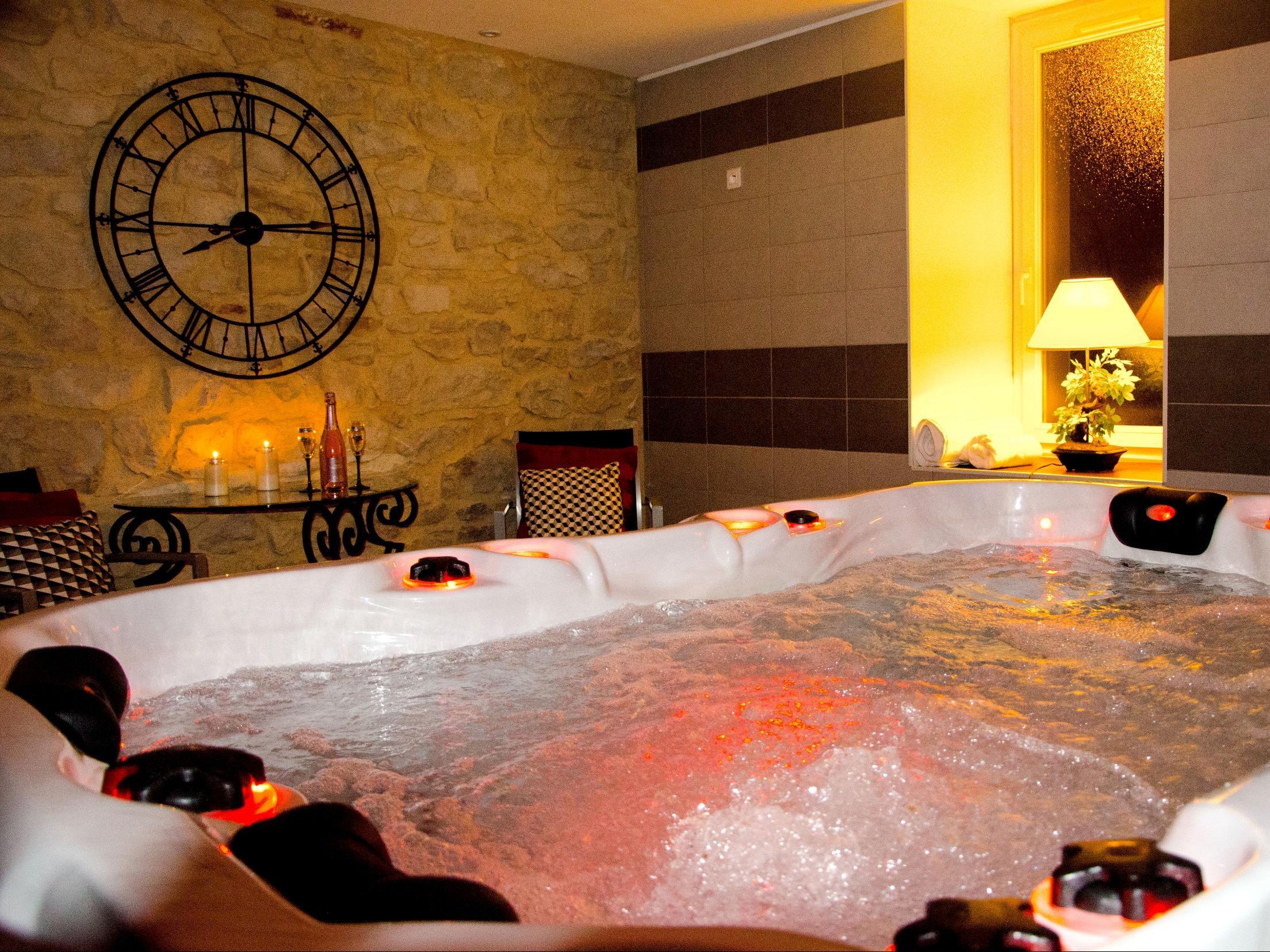 Logis Hotel Aux Berges De L'Aveyron Onet-le-Chateau 외부 사진